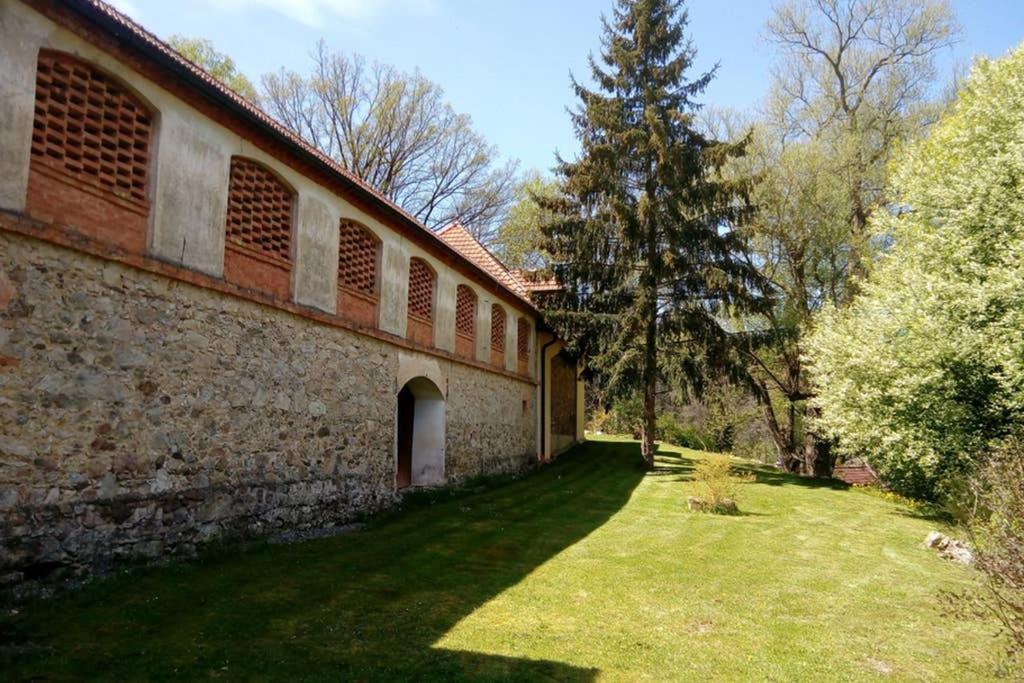 Zámeček Zdíky - Moderní velký apartmán Bujanov Esterno foto