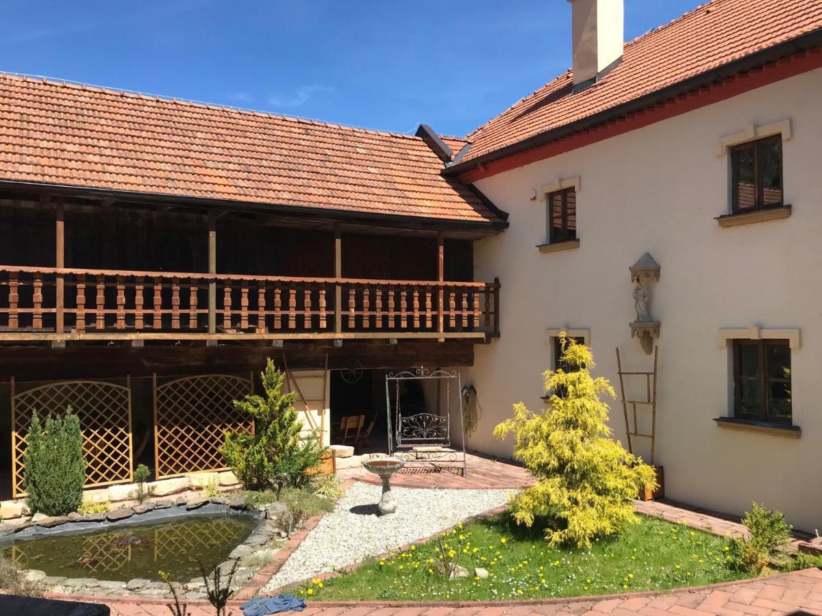 Zámeček Zdíky - Moderní velký apartmán Bujanov Esterno foto